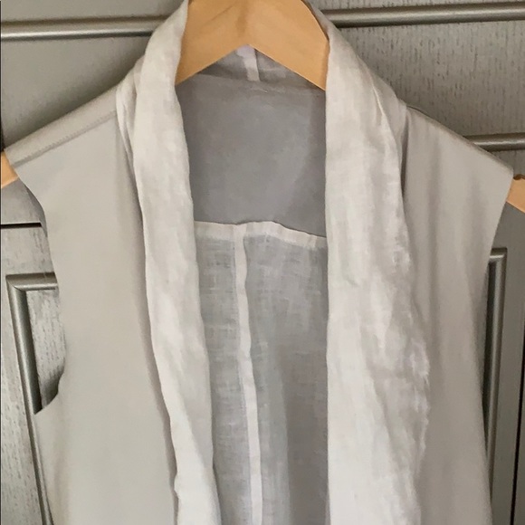 Leather and linen vest - Picture 2 of 4